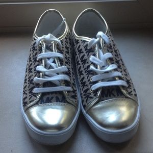 Michael Kors casual sneakers (kids shoes)