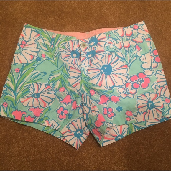 Lilly Pulitzer 3" inch floral print shorts size 10
