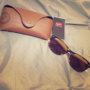 NEW LOW PRICE!!! Never been worn Ray Bans!
