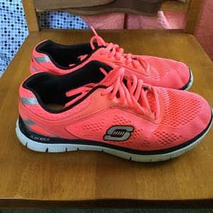 Hot pink Skechers