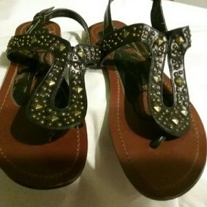 'DOLCE VITA SANDALS    LIKE NEW