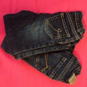 Bondle of 2 jeans for little girls size 4t