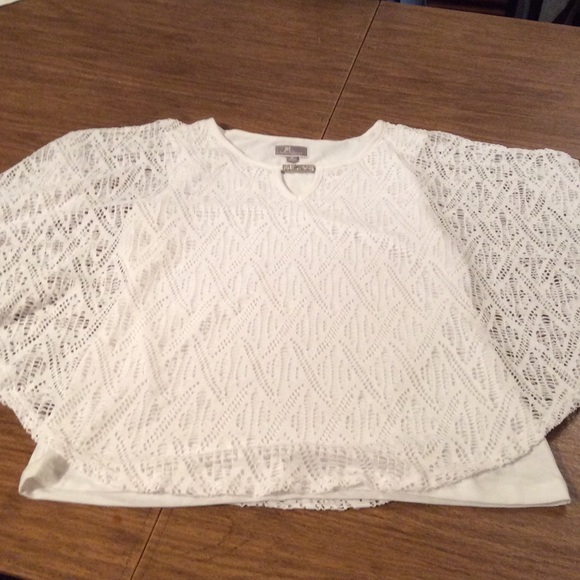 White lace top w/tank cami under
