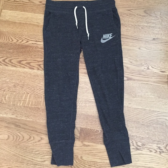Nike Pants - Nike Gym Vintage Capris