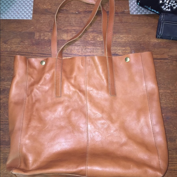 Lucky Brand Handbags - Lucky Brand tan tote!