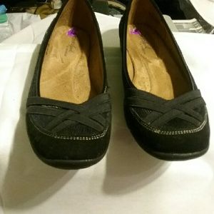 "NAturalL SOUL"  BY:  NATURALIZER   FLATS    NWOT