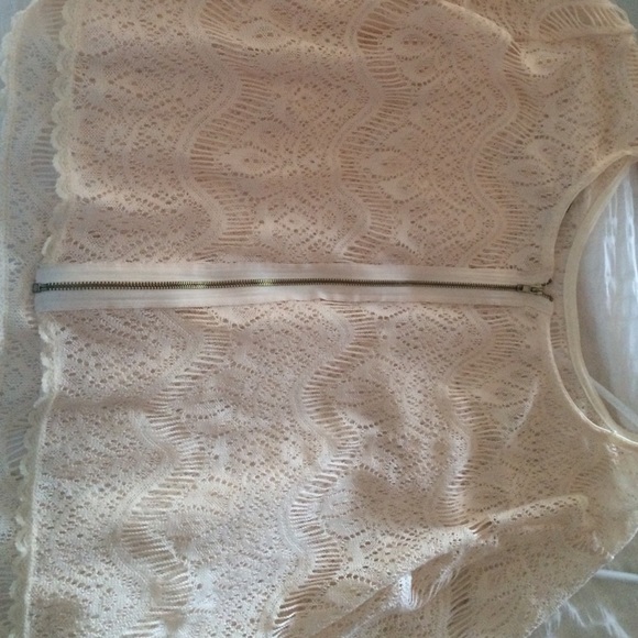 Lace shirt - Picture 3 of 3