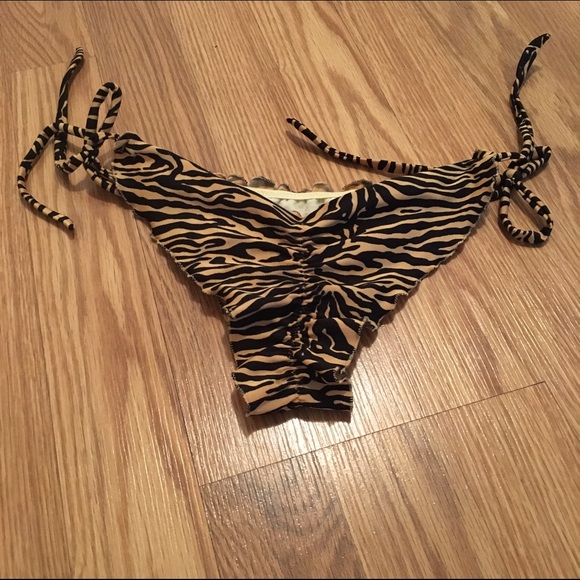 Maya Swimwear bikini bottom - Picture 2 of 4