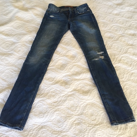 Joes Jeans The Skinny 24 medium wash