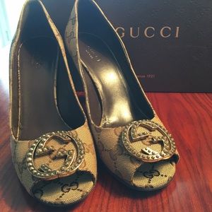 Gucci Peep-Toe Pumps-Beige Ebony