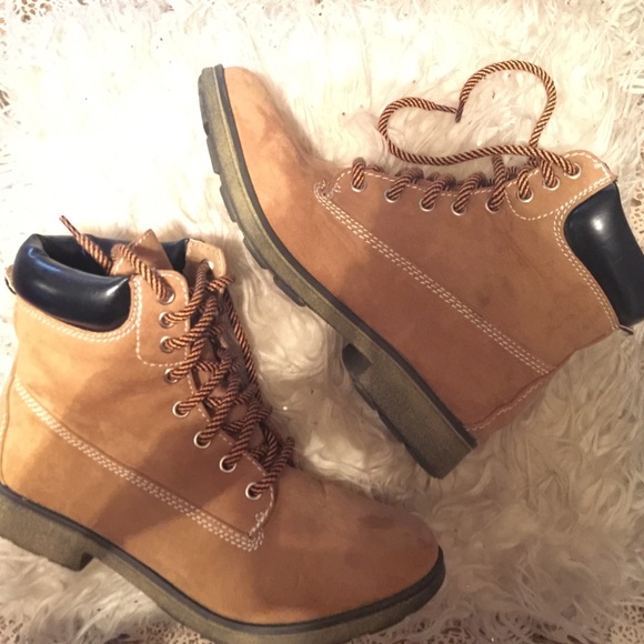 Suede ankle boots 👠💋❤️