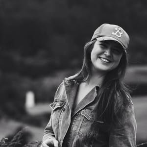 Meet your Posher, Caitlin