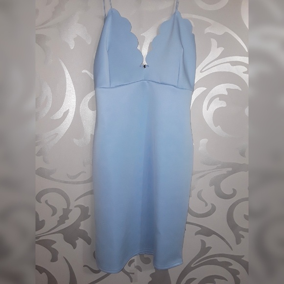 SOLD! Scalloped Trim Dress - Picture 3 of 6