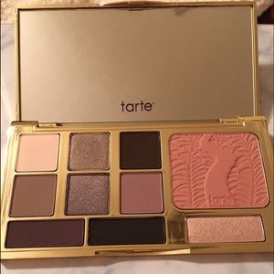 Limited edition tarte energy noir clay palette