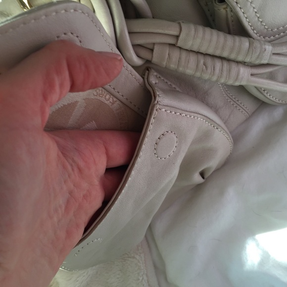 Michael Kors white summer tote!  Wonderful! - Picture 3 of 4