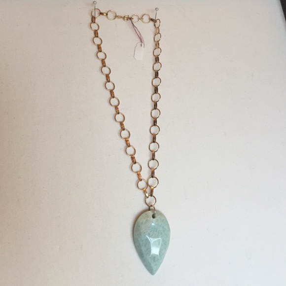 Goldtones Necklace with Amozonite Gem - Picture 1 of 4