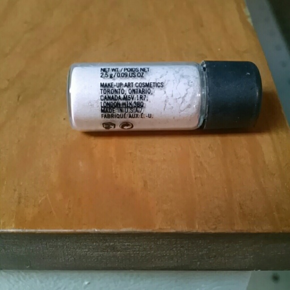 M.A.C - Picture 3 of 3