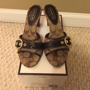 Authentic Coach heel shoe