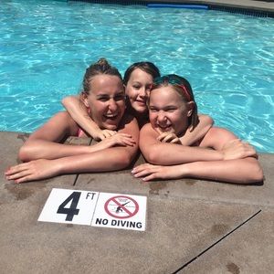 Meet your Posher, Em