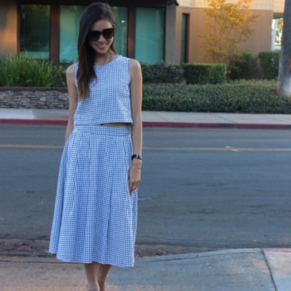 ✨HP✨ Gingham Skirt Set - Picture 3 of 6