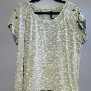 Cute blouse- never worn