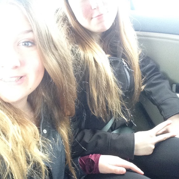 Meet your Posher, Shaylea!!!🌺💕 - Picture 3 of 5