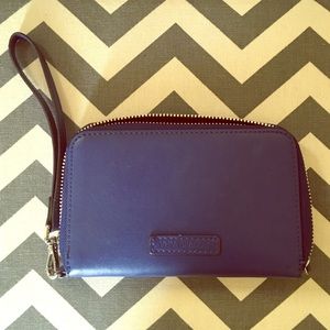 ✨SALE! Blue Vera Bradley wallet wristlet