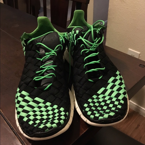 Nike tenis shoes for man in size 12