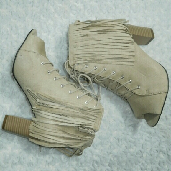 Shoes - FINAL PRICE Beige/tan Fringe Bootie