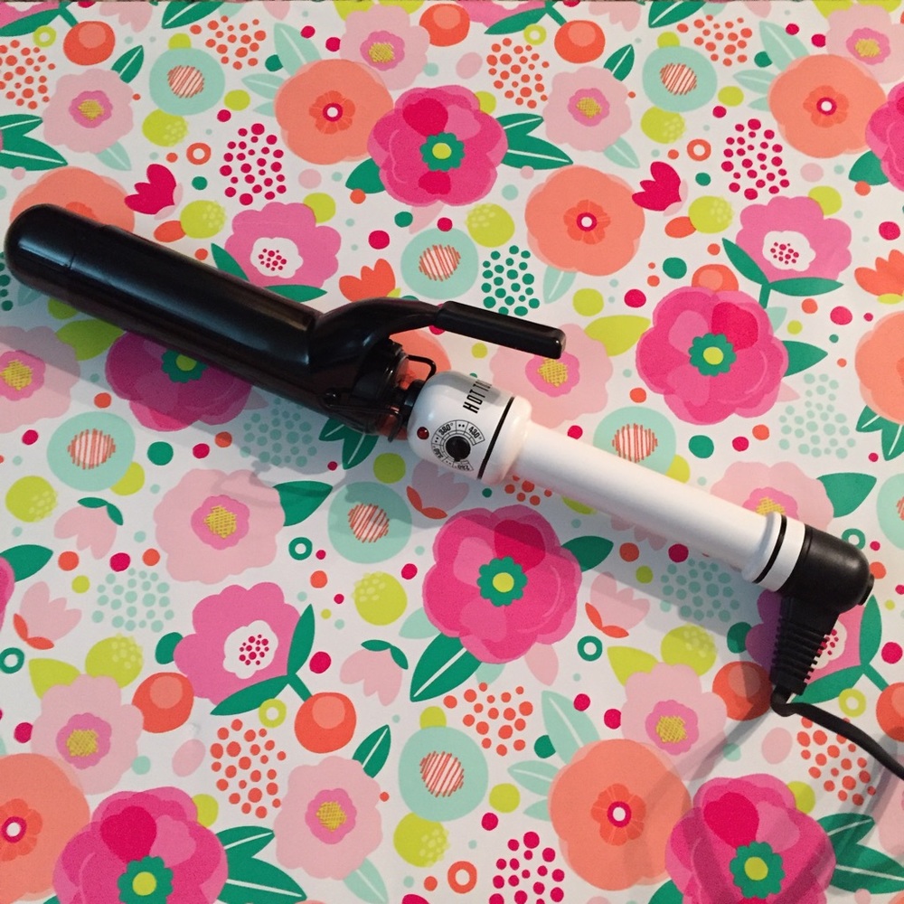 Hot tools 1 1/2 inch curling iron FINAL PRICE!!!