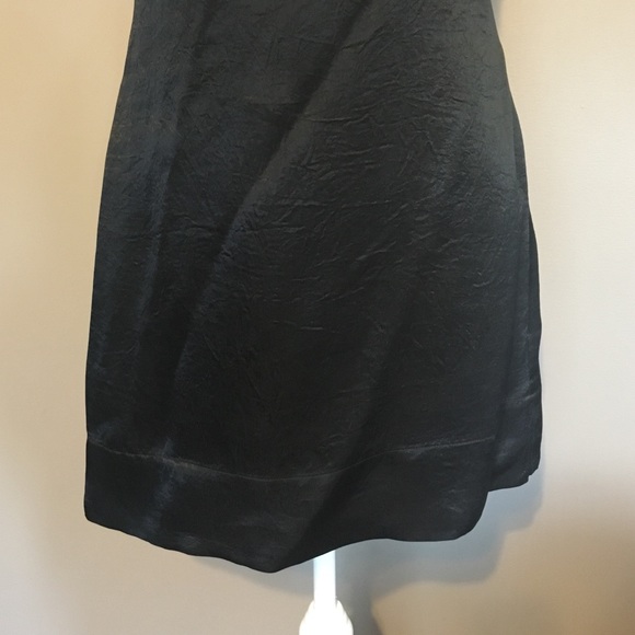 Black one-shoulder dress with white detail - Picture 4 of 4