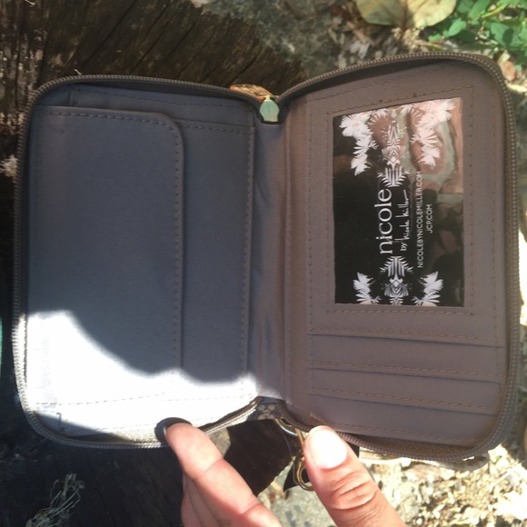 Faux snakeskin wallet with strap NWT - Picture 2 of 3