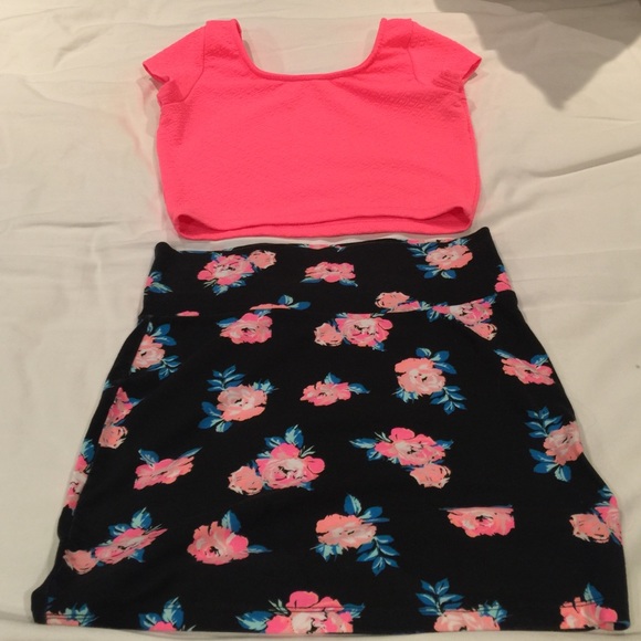 Cropped top outfit