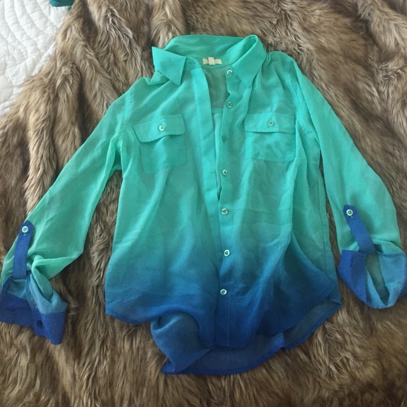 Blue ombré blouse! Light!