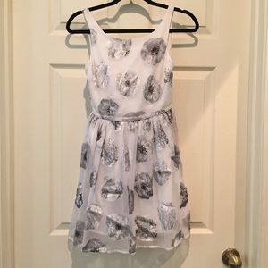 Love Ady XSMALL white floral cocktail dress