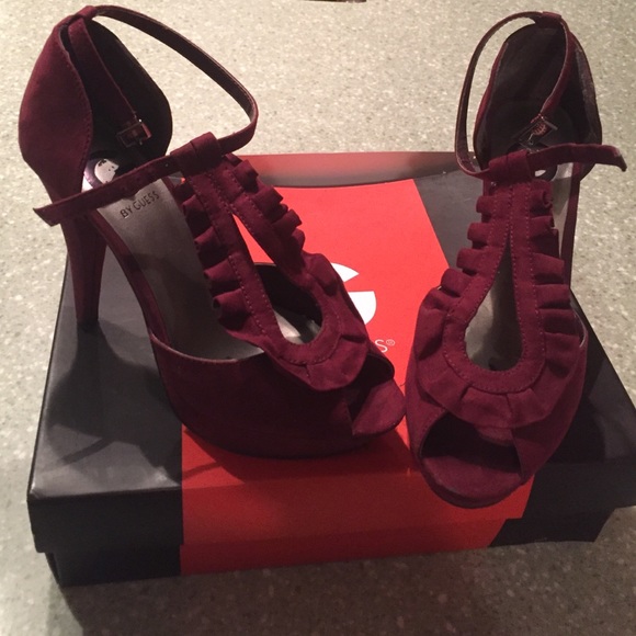 Purple suede guess heels