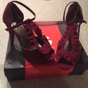 Purple suede guess heels