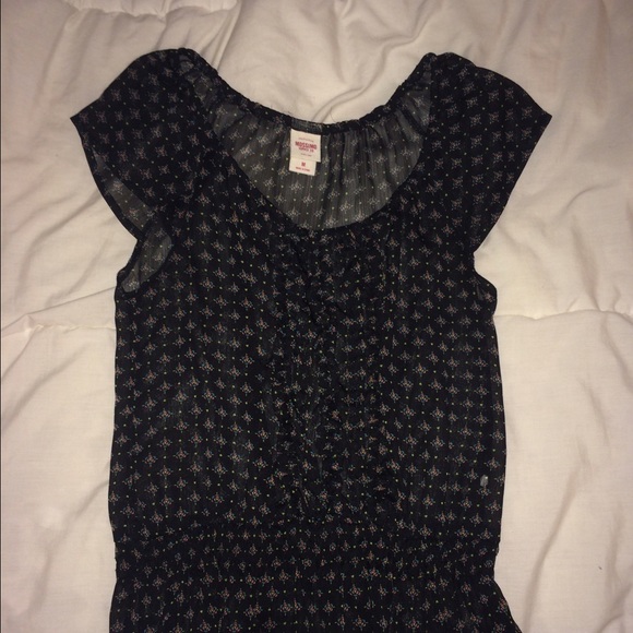 Mossimo black top