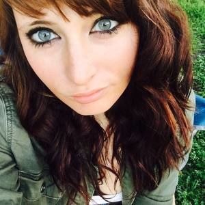 Meet your Posher, Hallie