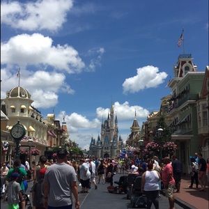 Meet your Posher, Chloe