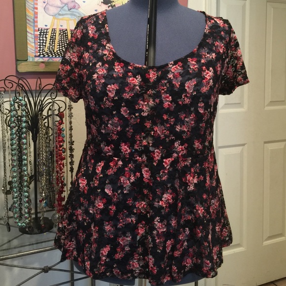 torrid Tops - Torrid size 2 black & pink stretchy lace top