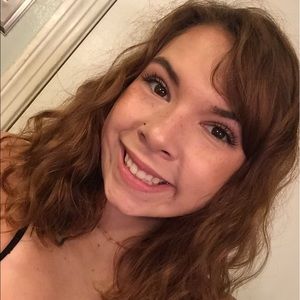 Meet your Posher, Kayla