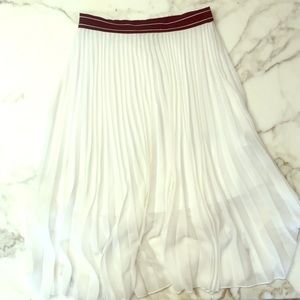 White Topshop pleated skirt