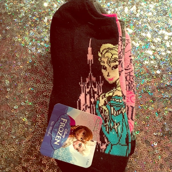 ❄️NWT Disney Frozen Socks!  Anna and Elsa!❄️