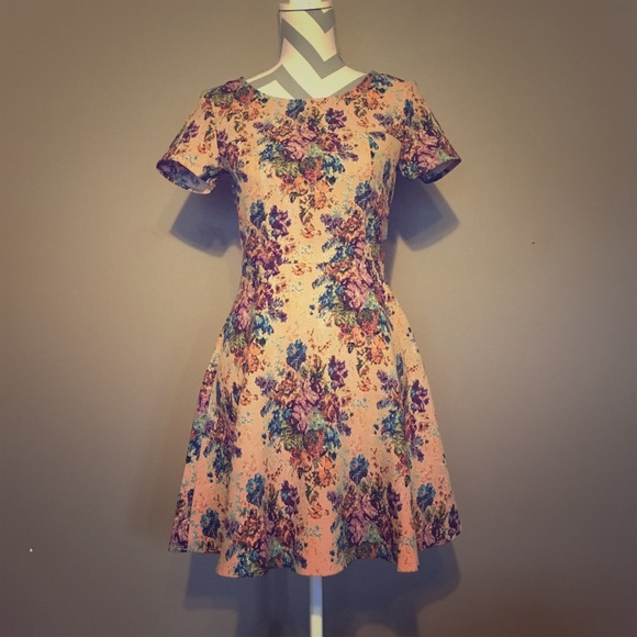 Floral short sleeve dress