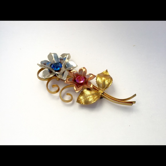 1960's Groovy Vintage Flower Pin