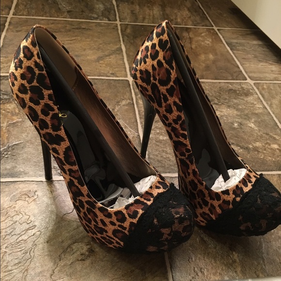 Heels - Picture 2 of 4