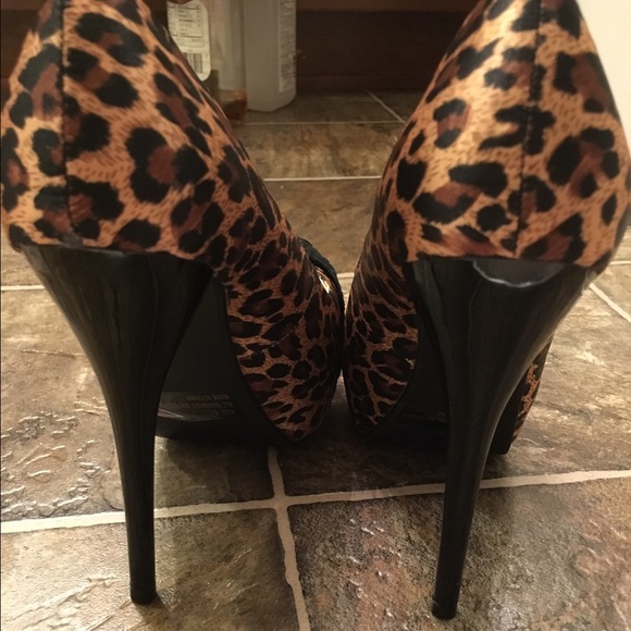 Heels - Picture 3 of 4