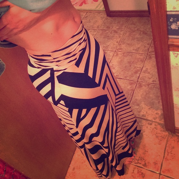 Black and cream chevron maxi skirt