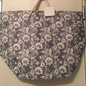Storage tote, large